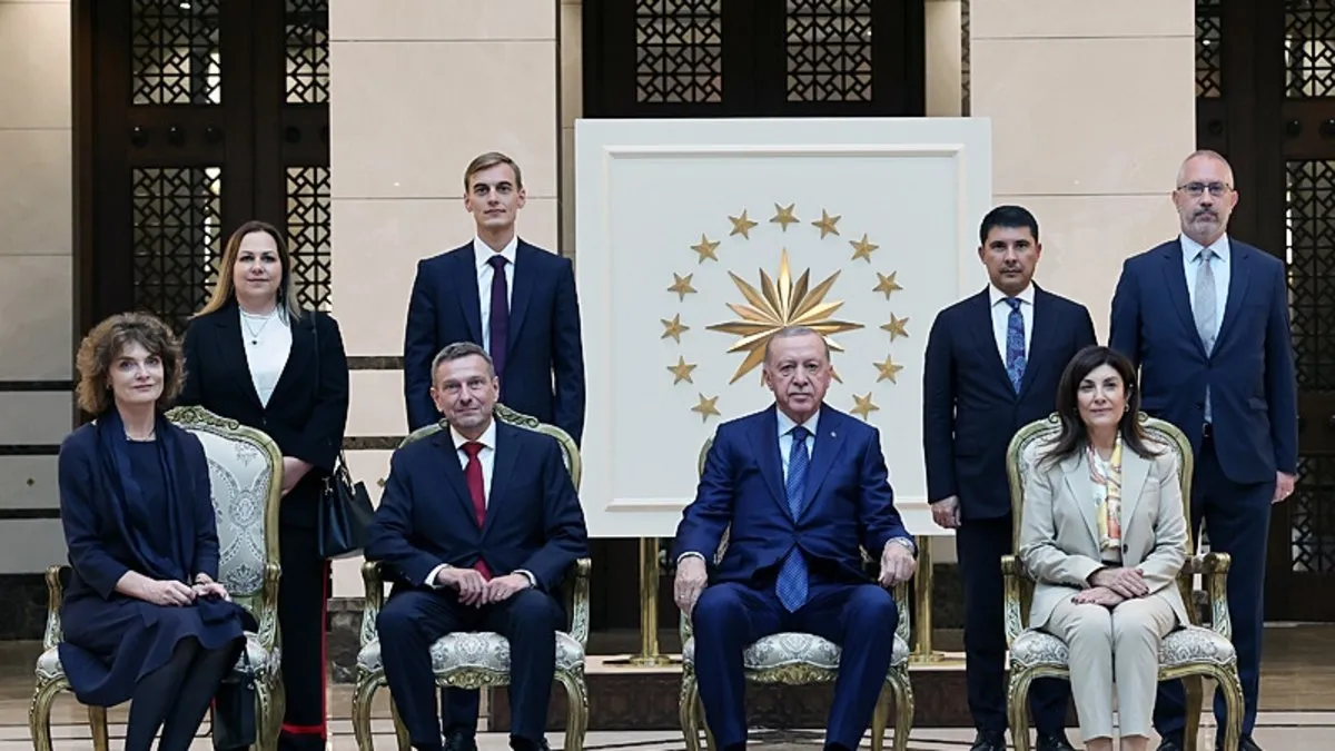 Büyükelçilerden Başkan Erdoğan’a güven mektubu