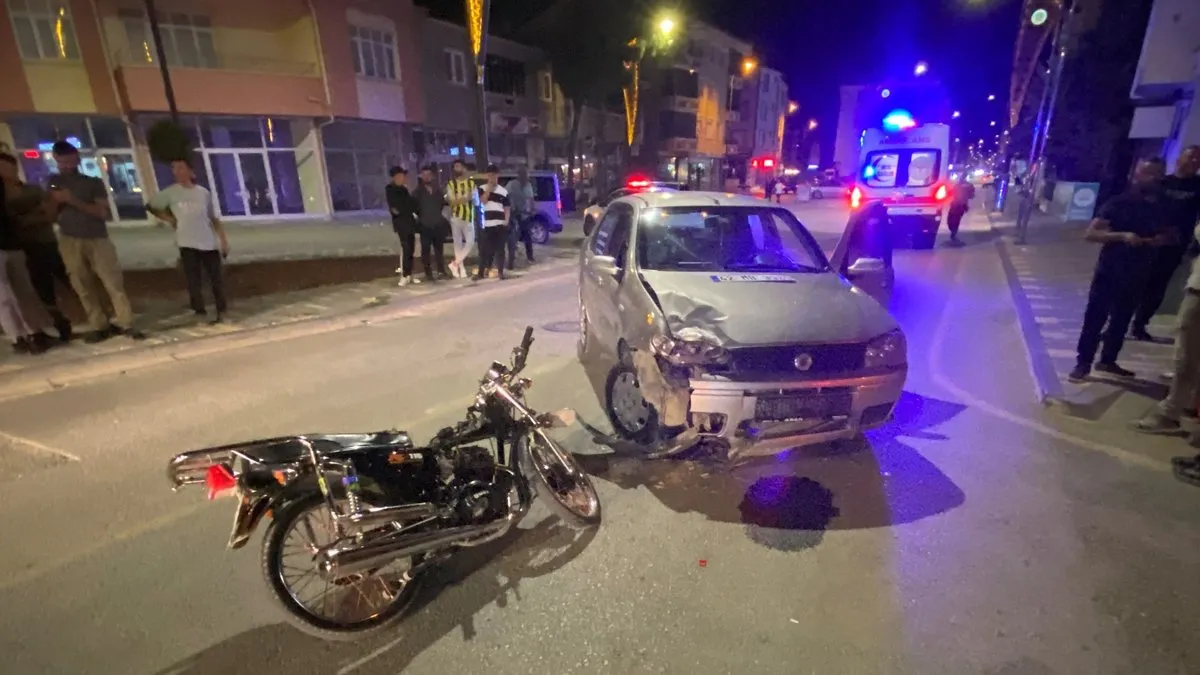 Konya’da otomobil ile motosiklet birbirine girdi: 2 yaralı