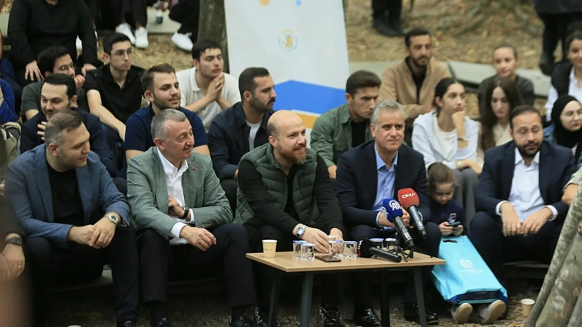 Bilal Erdoğan, Kocaeli’de “İnsan Hakları Eğitim Kampı”nda gençlerle buluştu