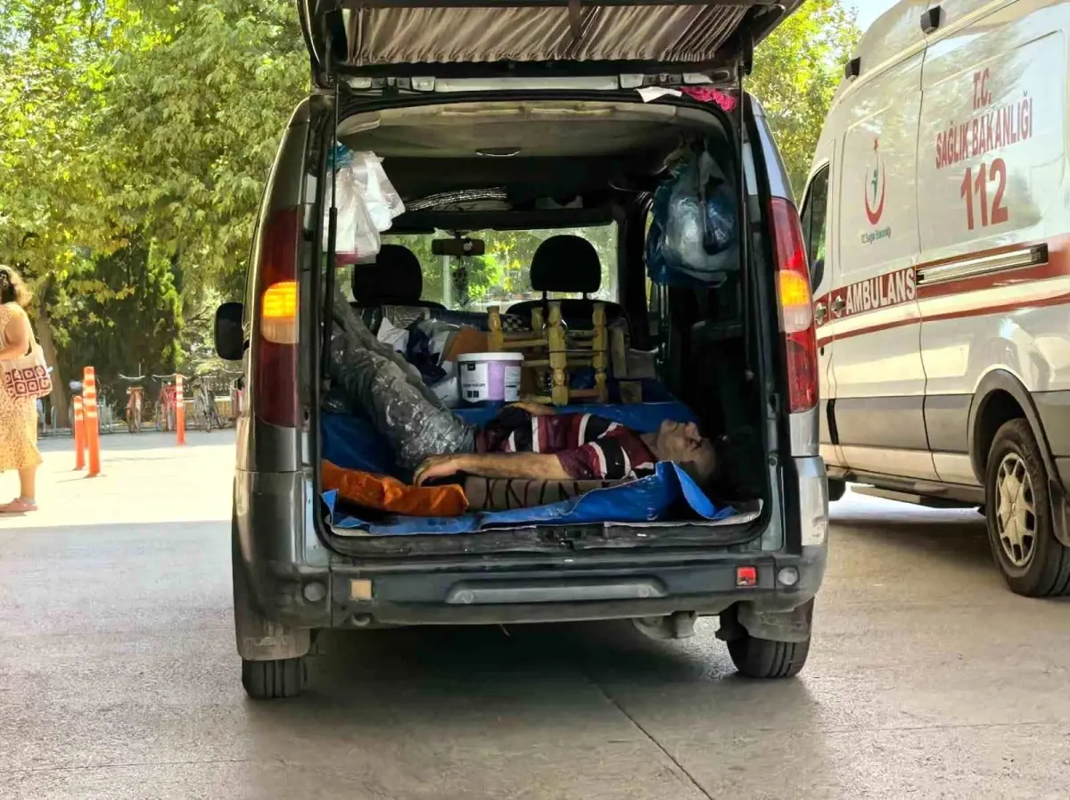 İnegöl’de Ahşap Keserken Ayağını Kesen Adam Hastaneye Kaldırıldı