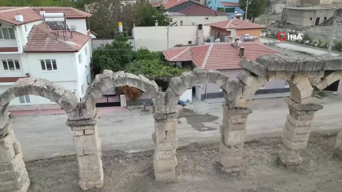 Tyana Antik Kenti’ndeki 2000 Yıllık Su Kemerleri Gün Yüzüne Çıkıyor