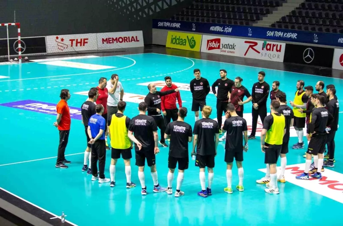 A Milli Erkek Hentbol Takımı’nın Avrupa Şampiyonası Elemeleri Kamp Kadrosu Açıklandı