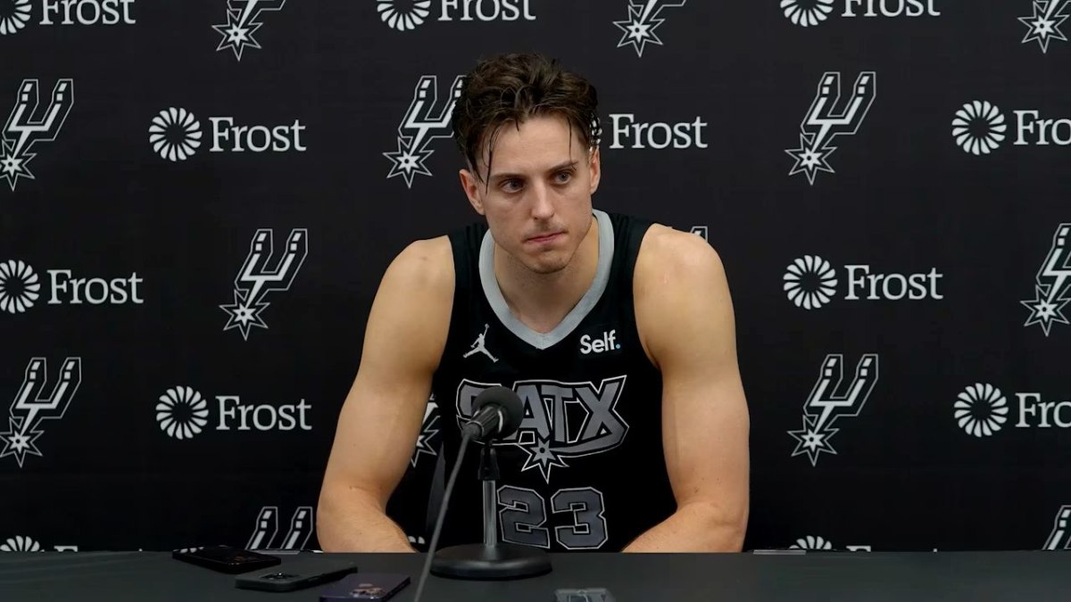 Hakeme orta parmak gösteren Zach Collins’in cezası