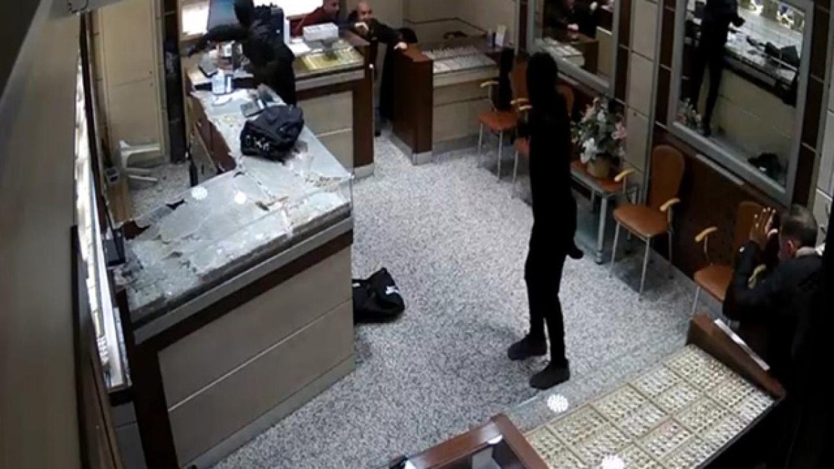 Karabük’te kar maskeli kuyumcu soyguncuları tutuklandı