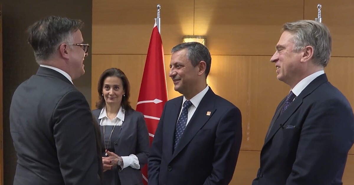 Özel, büyükelçilerle buluştu