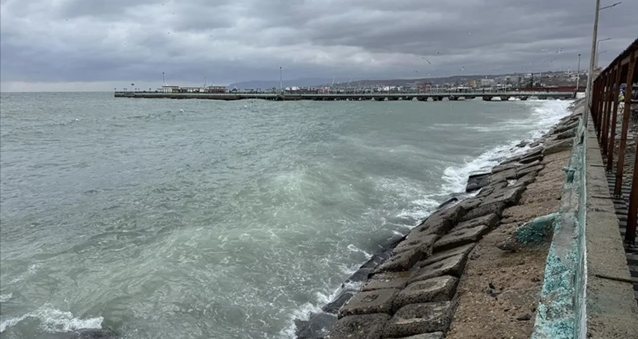 Tekirdağ’da deniz ulaşımına şiddetli poyraz engeli